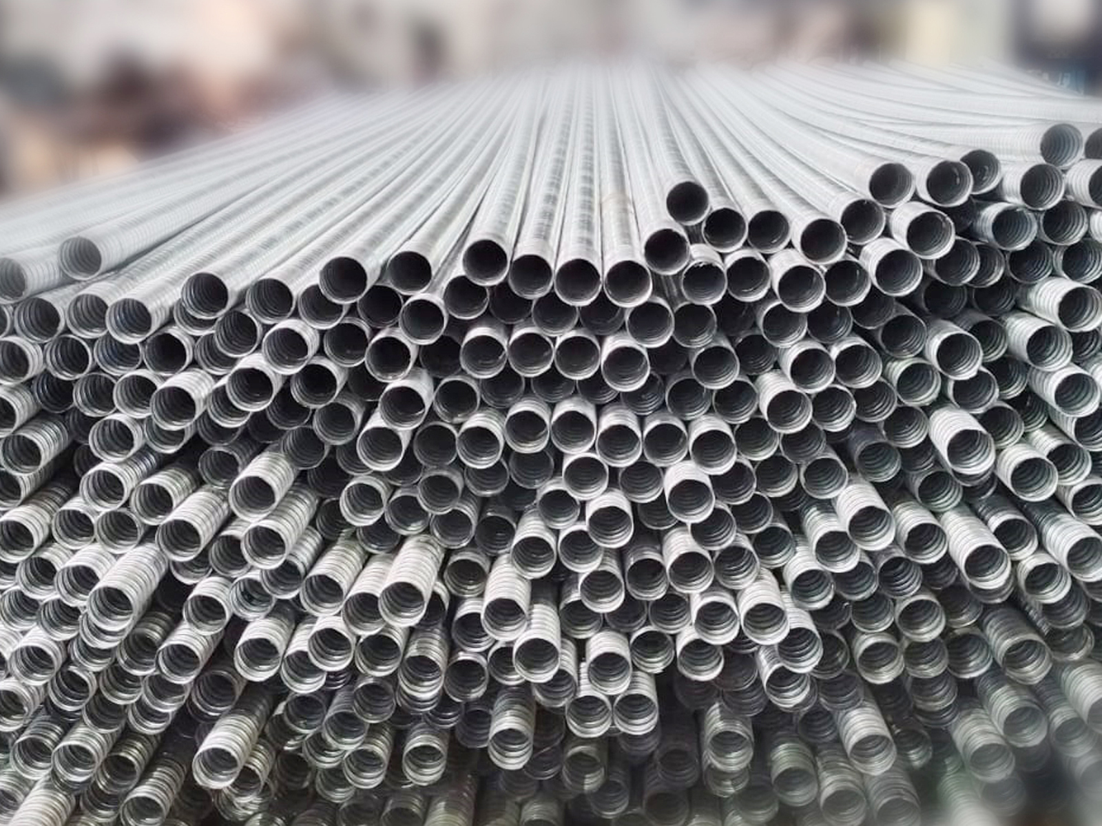 Metallic And Hdpe Sheathing Pipe - High Grade Steel, Various Sizes And Dimensions , Oxidation Resistant, Matte Black Finish