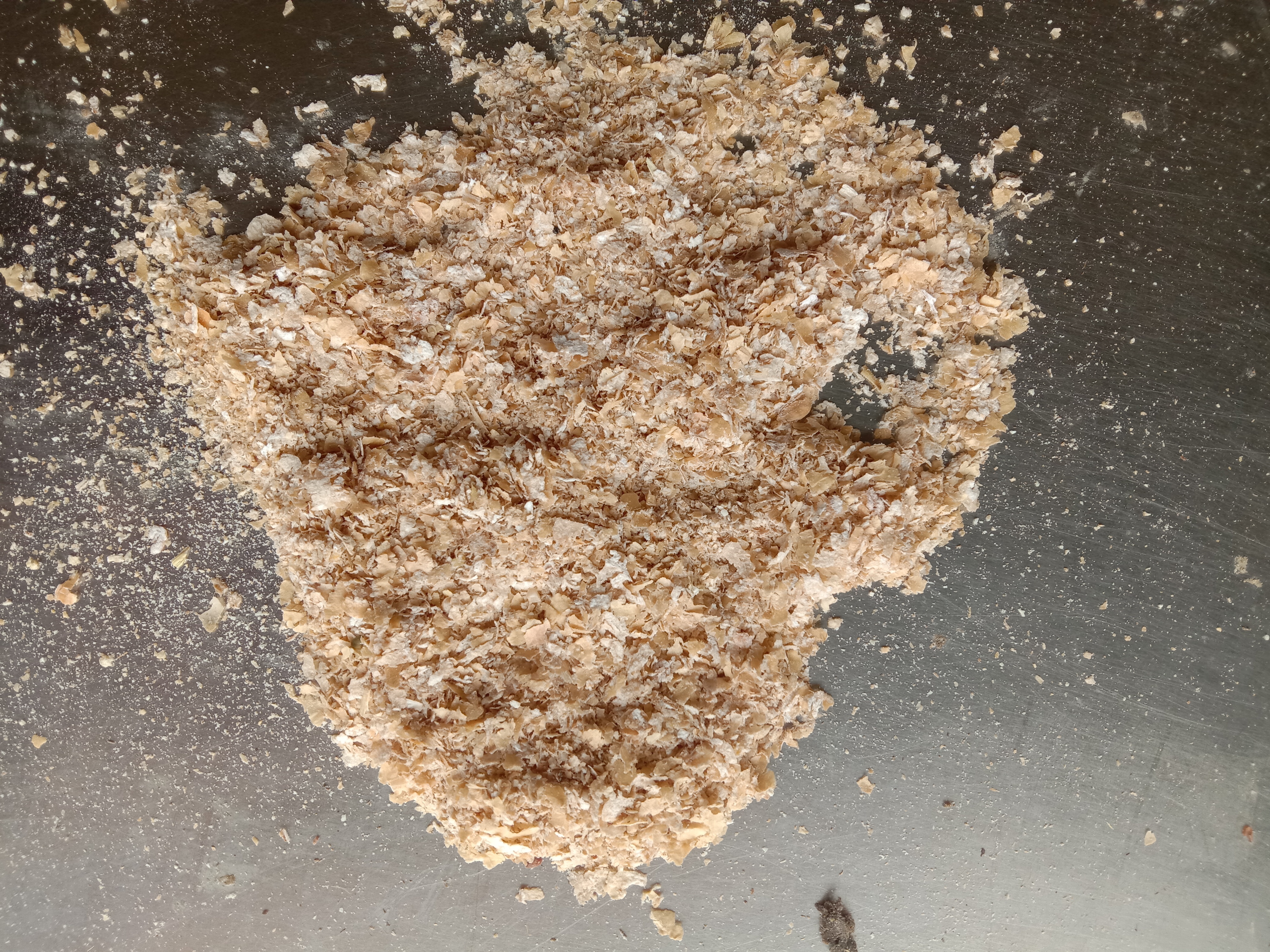 Wheat Choker - Wheat Material, 20% Fiber, 15% Protein, 5% Ash, 10% Moisture, Variable Particle Size | Cost Effective, Digestible, High Quality, Improves Feed, Nutritional