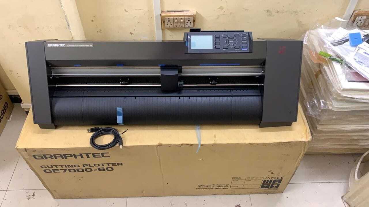 Graphtec Cutting Plotter - Semi Automatic, 45kg Weight, 10 Pcs/min Capacity | Vinyl/heat Press/radium Materials, 9 Months Warranty, 4.41 N/m2 Pressure