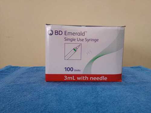 कोलकाता में डिस्पोजेबल सिरिंज