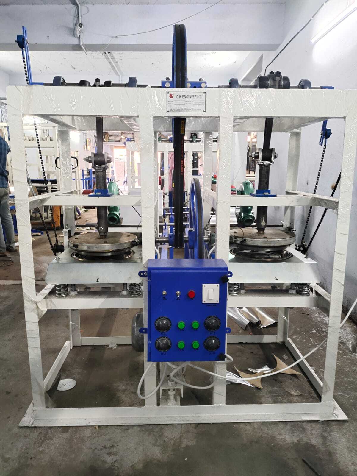 Fully Automatic Thali And Dona Making Machine
