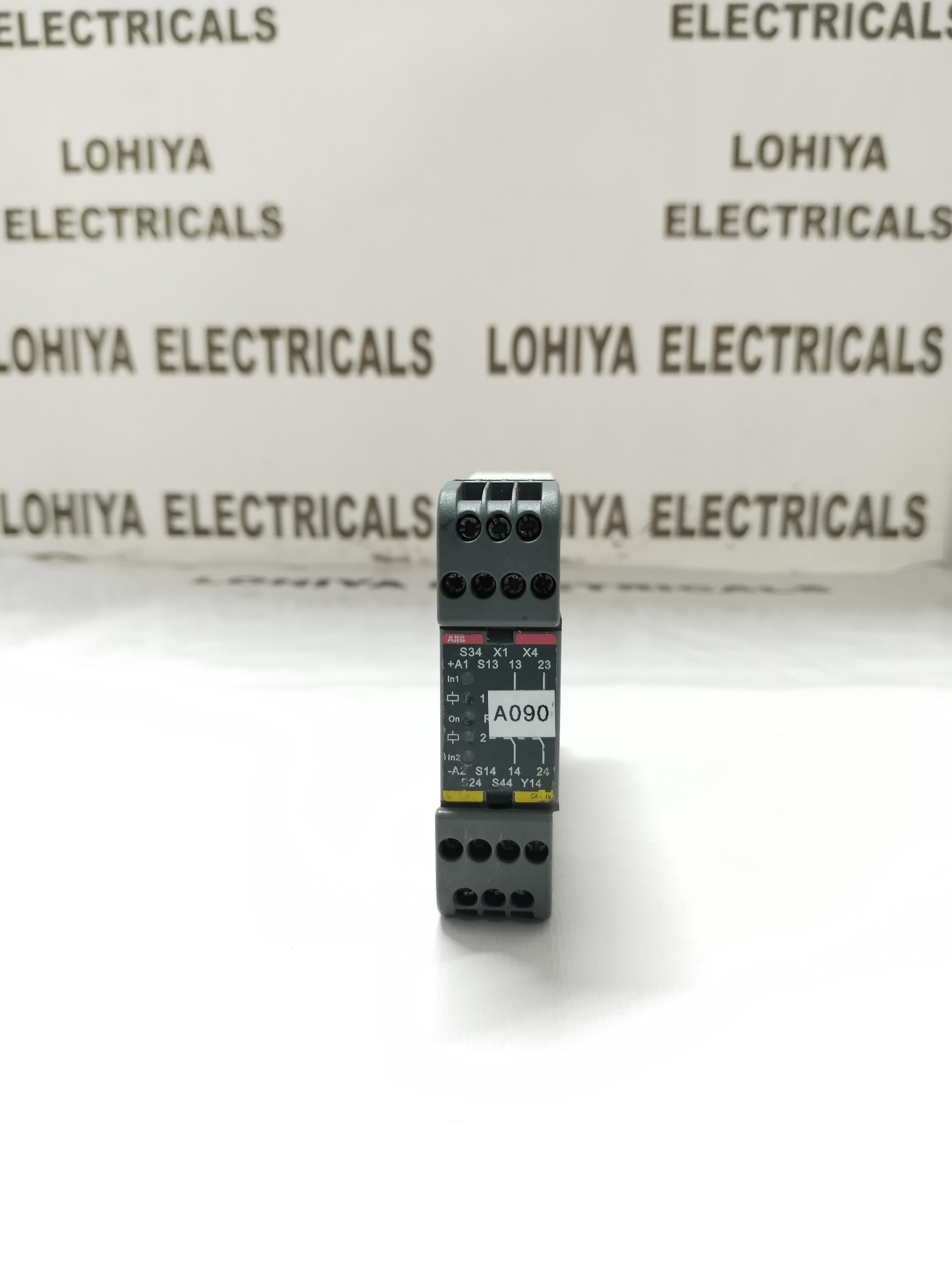 Abb 2tla010029r0000 Rt9 24vdc Plc Module - 24vdc Power Supply, Reliable Control Module For Automation Tasks | Designed For Enhanced System Integration