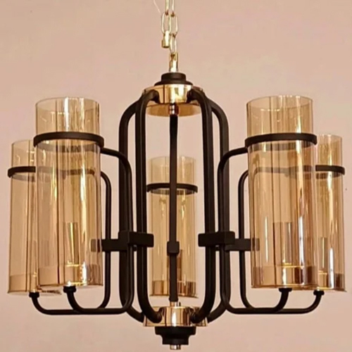 गोल्डन हैंगिंग लाइट एप्लीकेशन: सजावट