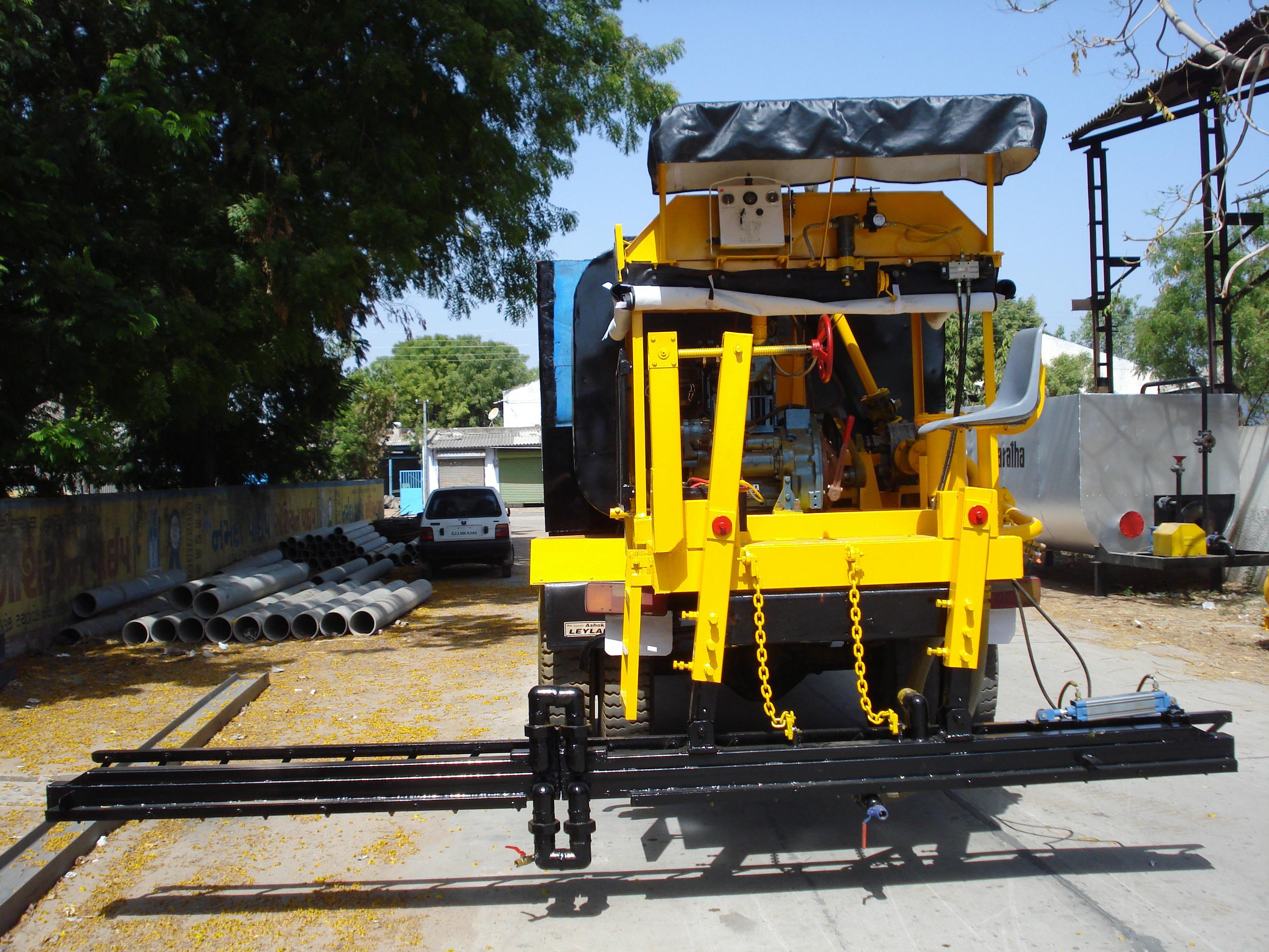 Bitumen Pressure Distributor - Automatic Grade: Automatic