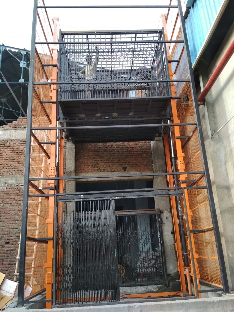 Electric Goods Lift Lifting Capacity: 3-4 Ton Tonne