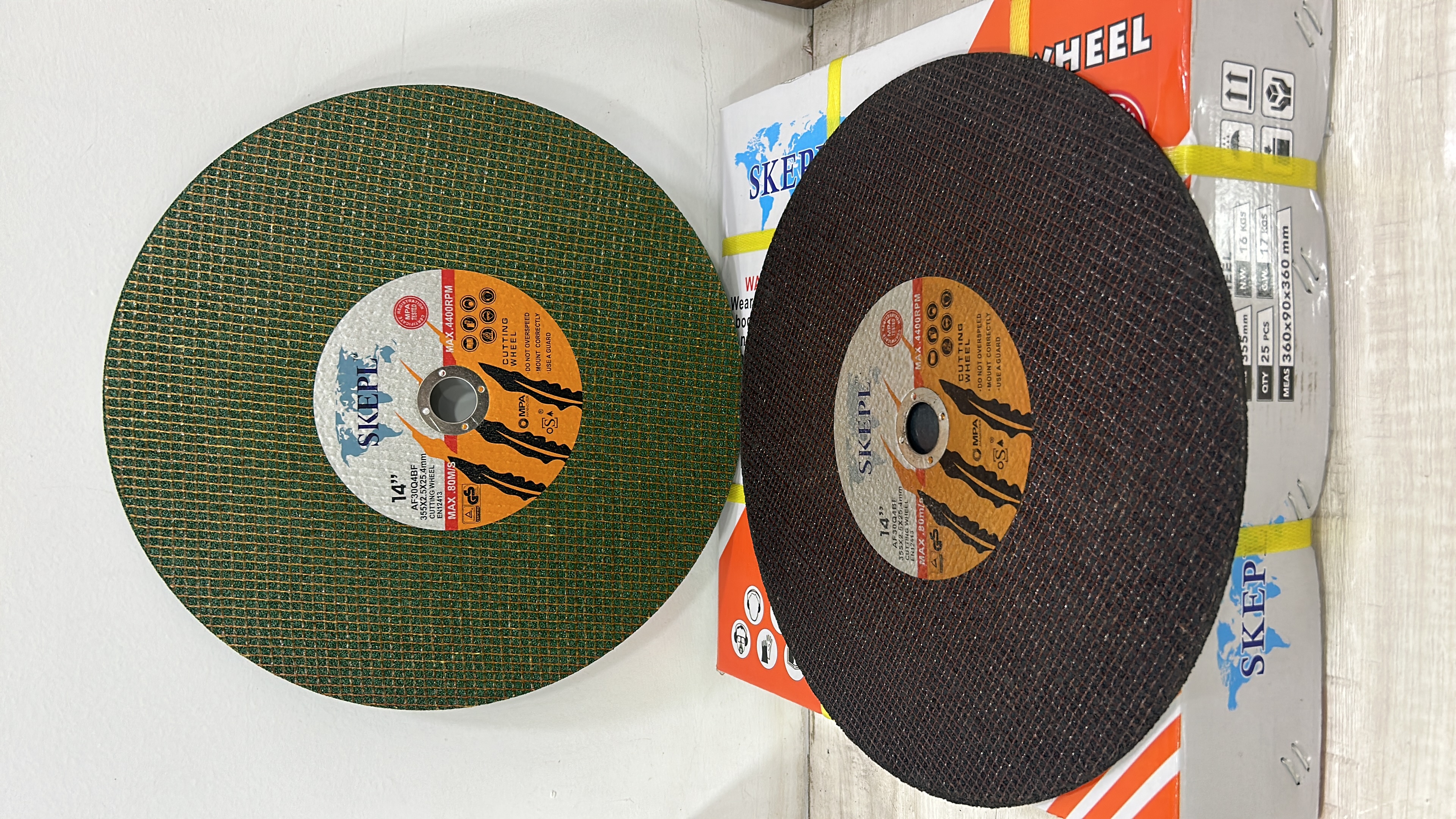 14-inch Skepl Cutting Wheel Double Net - High Speed Steel, 355x2.5x25.4mm, Green/red/black/brown | Fast Cutting, 4400 Rpm, 80 Mm/m Cutting Accuracy