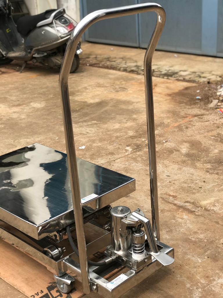 Silver Stainless Steel Hydraulic Lifting Table