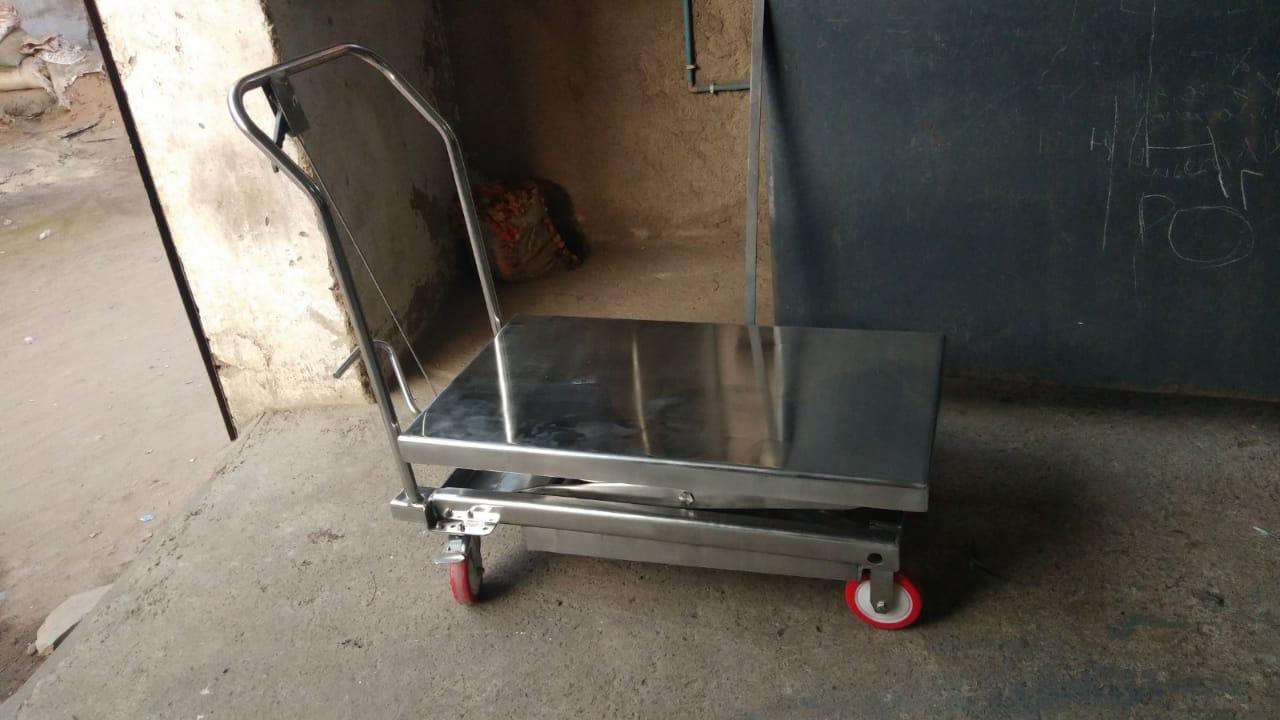 Silver Stainless Steel Hydraulic Lifting Table