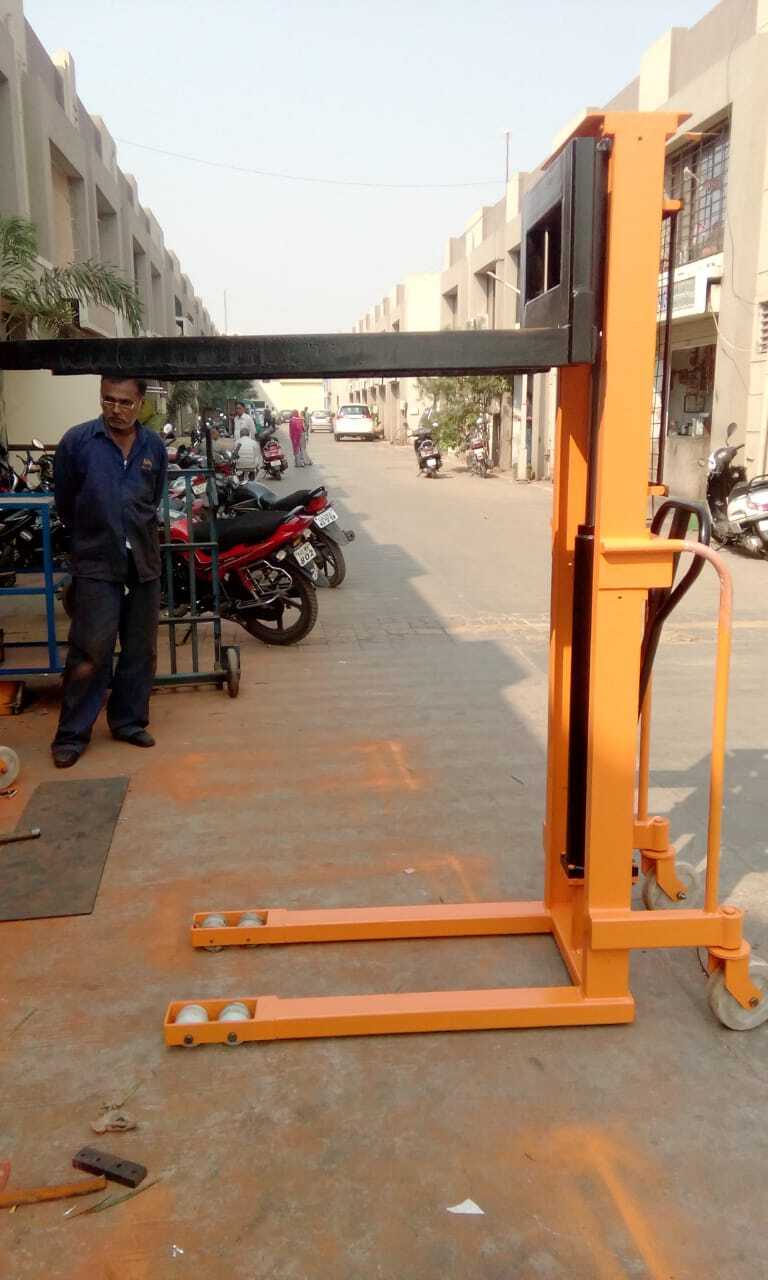 Yellow Hydraulic Manual Stacker