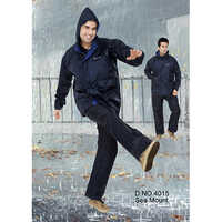 विभिन्न उपलब्ध पुरुषों के लिए सी माउंट रेनकोट