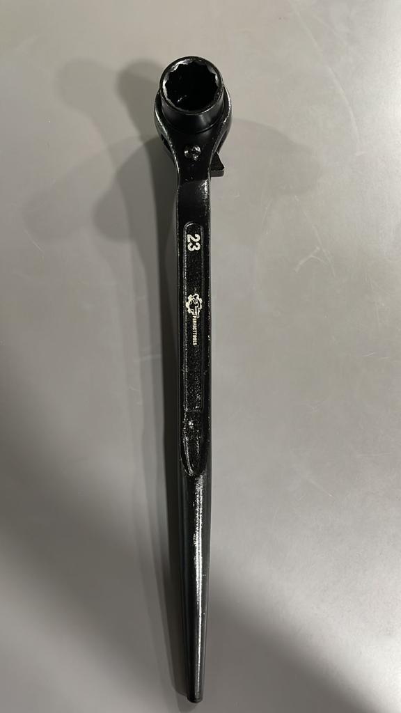 Podger Ratchet Spanner - Color: Black