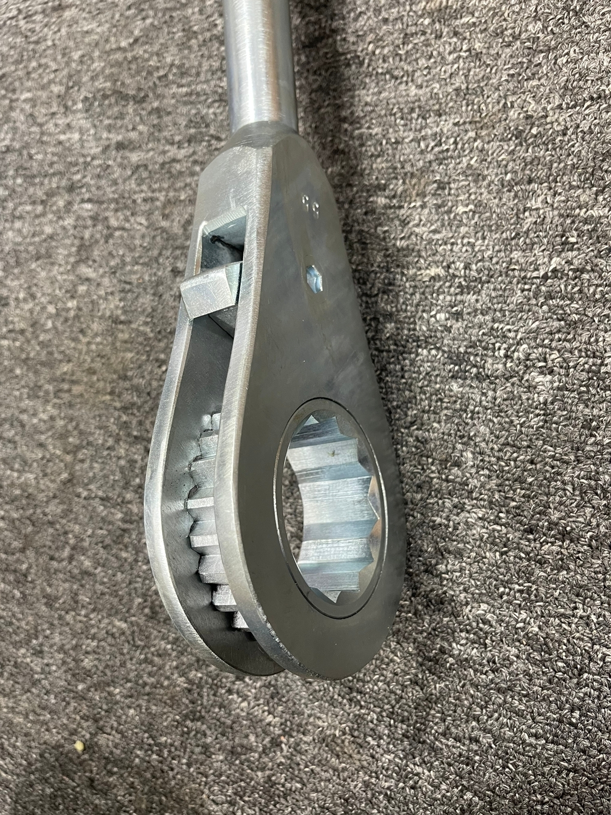 Ratchet Handle - Chrome Vanadium Steel, 1/2 Inch Size, Silver Color | Industrial Hand Tool With Ratcheting Mechanism For Efficient Use