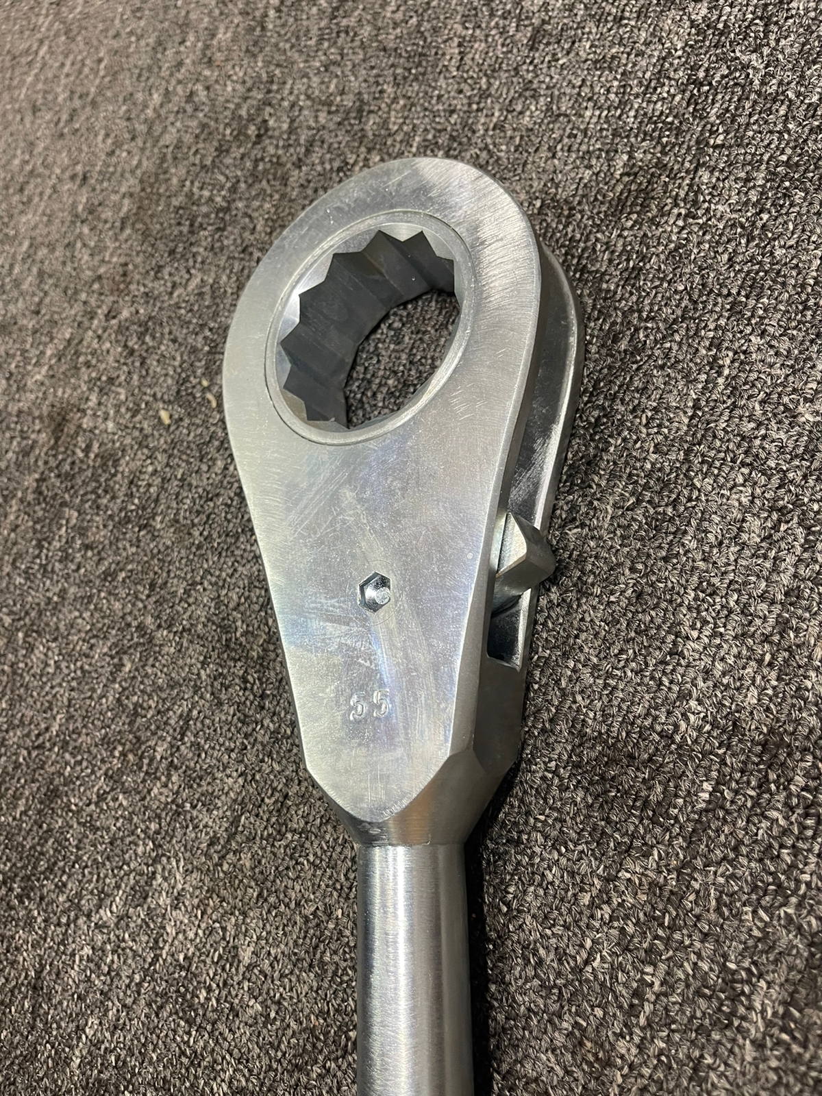 Ratchet Handle - Chrome Vanadium Steel, 1/2 Inch Size, Silver Color | Industrial Hand Tool With Ratcheting Mechanism For Efficient Use