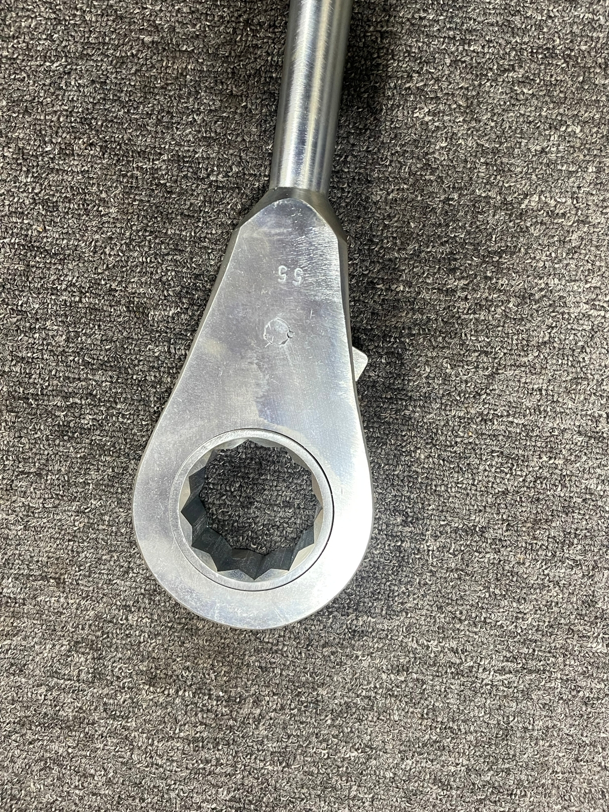 Ratchet Handle - Chrome Vanadium Steel, 1/2 Inch Size, Silver Color | Industrial Hand Tool With Ratcheting Mechanism For Efficient Use
