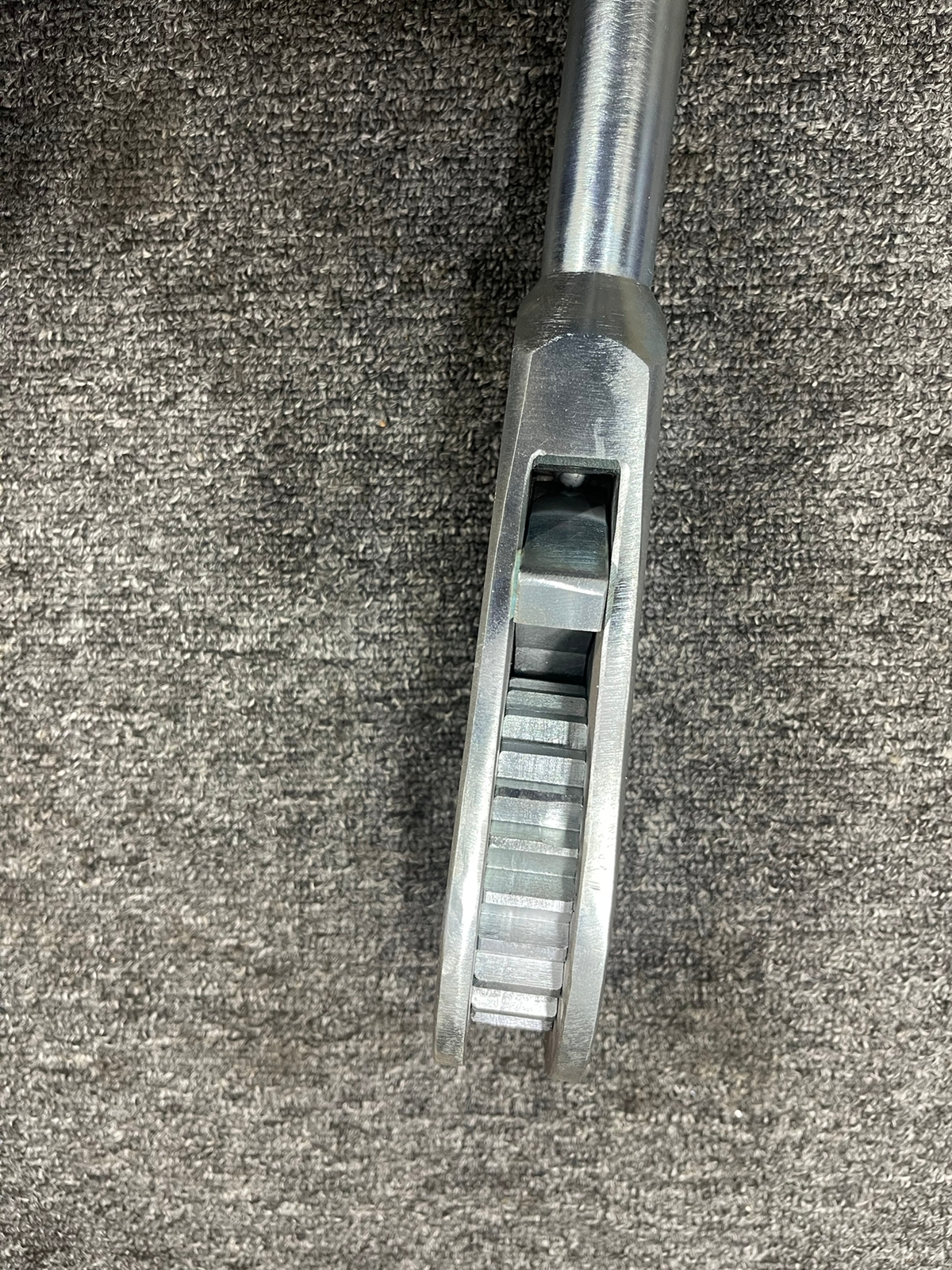 Ratchet Handle - Chrome Vanadium Steel, 1/2 Inch Size, Silver Color | Industrial Hand Tool With Ratcheting Mechanism For Efficient Use