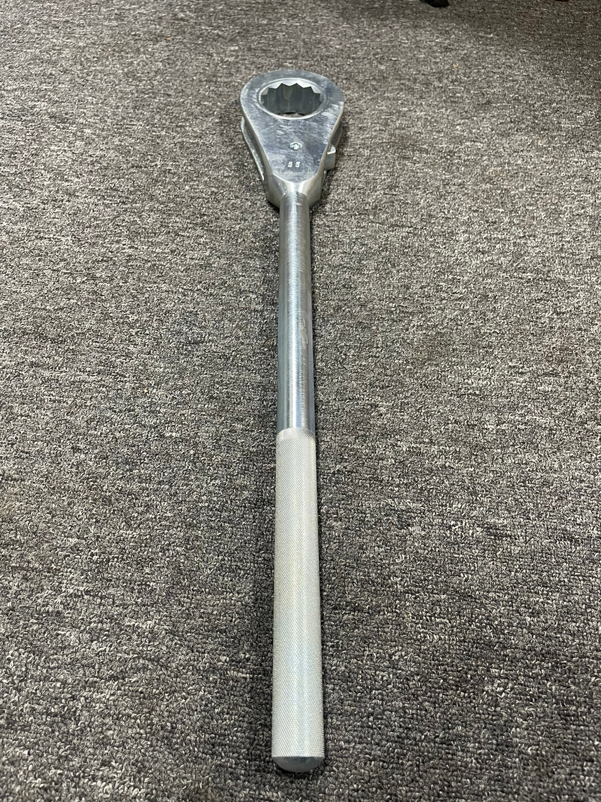 Ratchet Handle - Chrome Vanadium Steel, 1/2 Inch Size, Silver Color | Industrial Hand Tool With Ratcheting Mechanism For Efficient Use