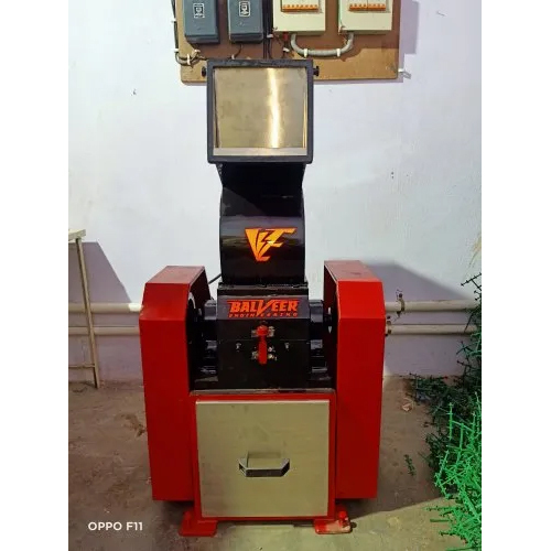 Plastic Scrap Grinder Machine - Cast Iron, Industrial Use With Automatic Control System