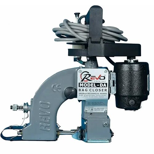 व्हाइट एंड ब्लैक रेवो बैग क्लोजर सिलाई मशीन सिंगल नीडल टू थ्रेड