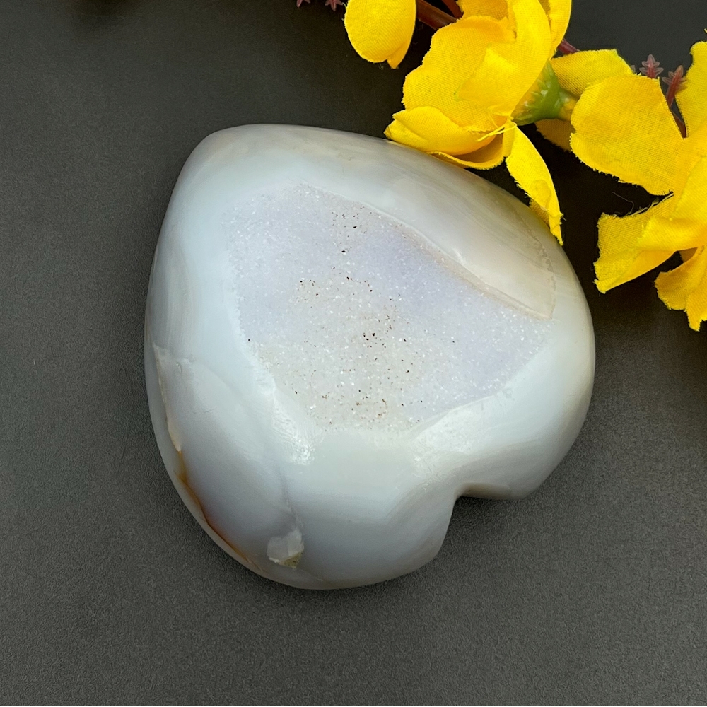 Agate Druzzy Gray Heart - 3 To 3.5 Inch Handmade Gemstone, Durable & Easy To Clean, Ideal For Home Decoration