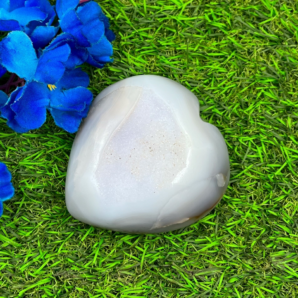 Agate Druzzy Gray Heart - 3 To 3.5 Inch Handmade Gemstone, Durable & Easy To Clean, Ideal For Home Decoration