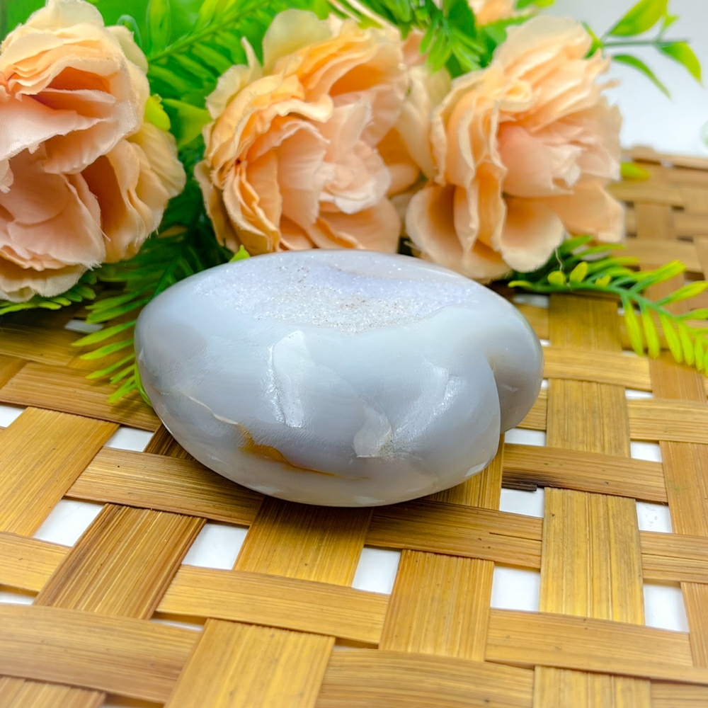 Agate Druzzy Gray Heart - 3 To 3.5 Inch Handmade Gemstone, Durable & Easy To Clean, Ideal For Home Decoration