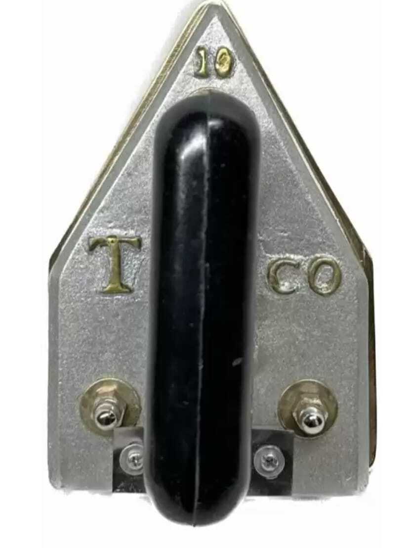 Heavy Duty 10 Pound Tejco Loundry Iron - Applicable Material: Brass