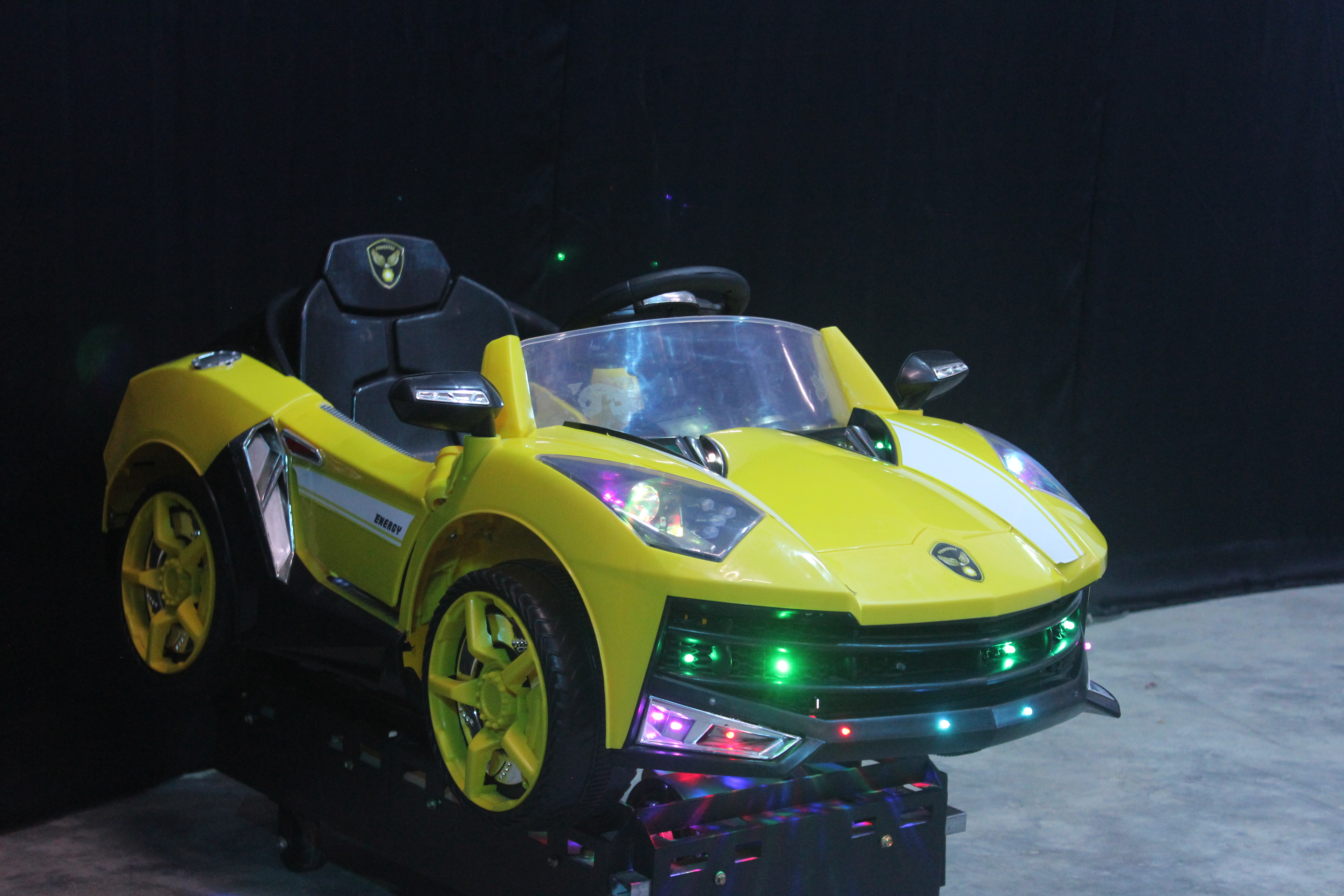 Lamborghini Car - Dimension (L*w*h): 66x66x122 Centimeter (Cm)
