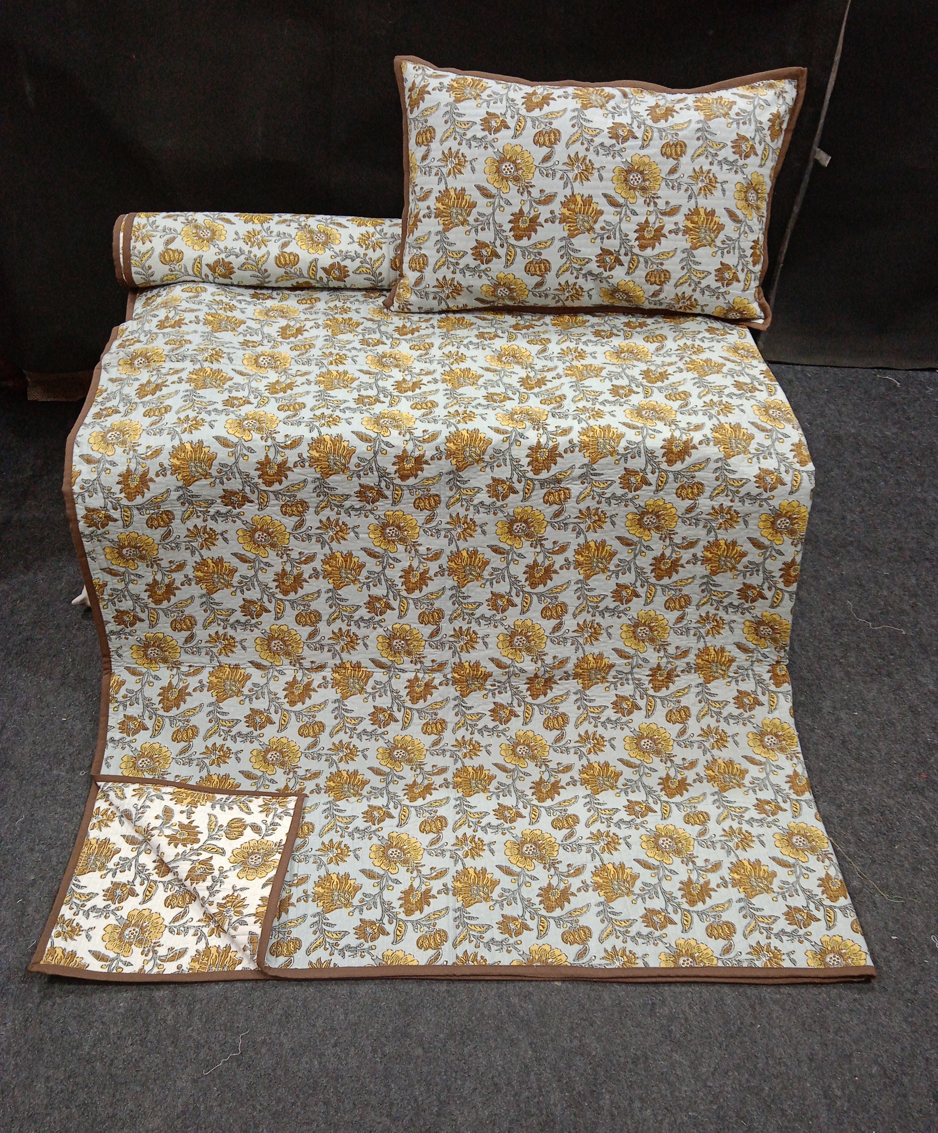 Hand Block Comforter Set