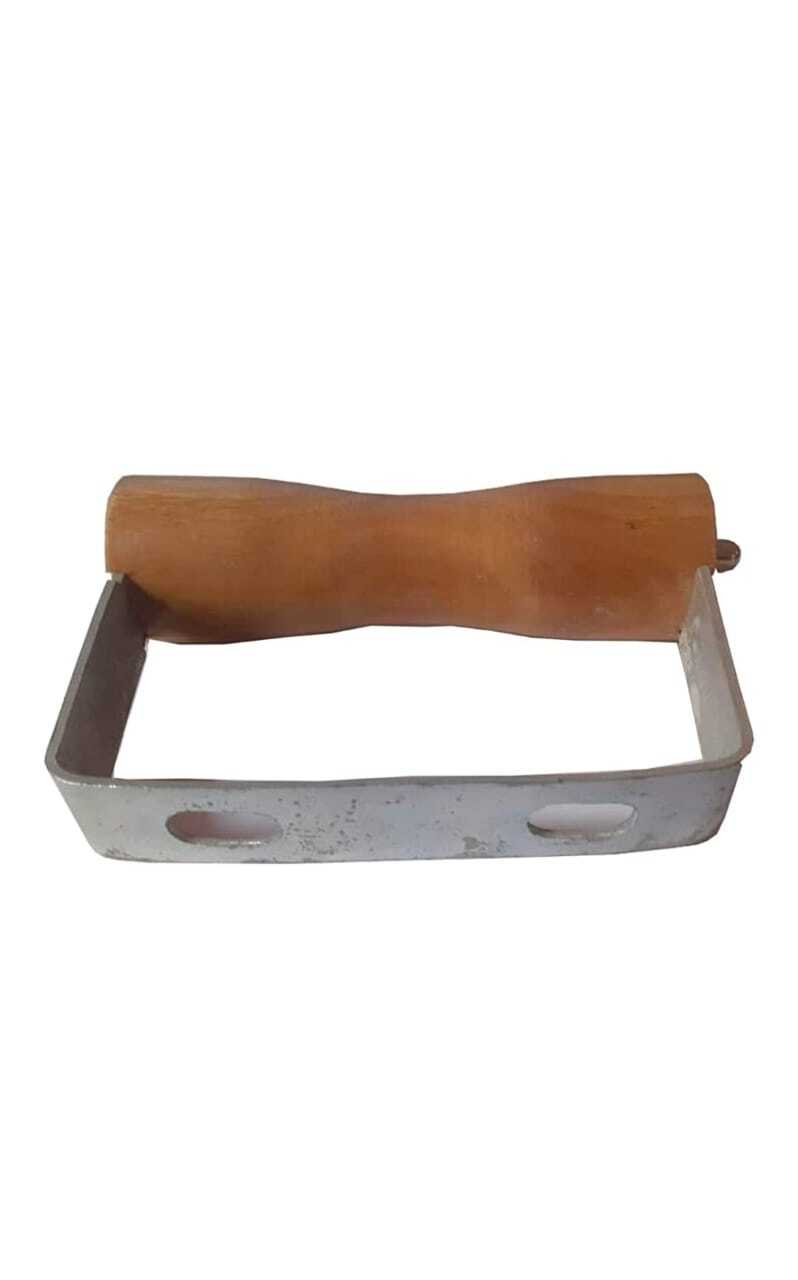 Bestco 16 Pound Brass Base Heavy Duty Iron - Dimension (L*w*h): 30*20*20 Centimeter (Cm)