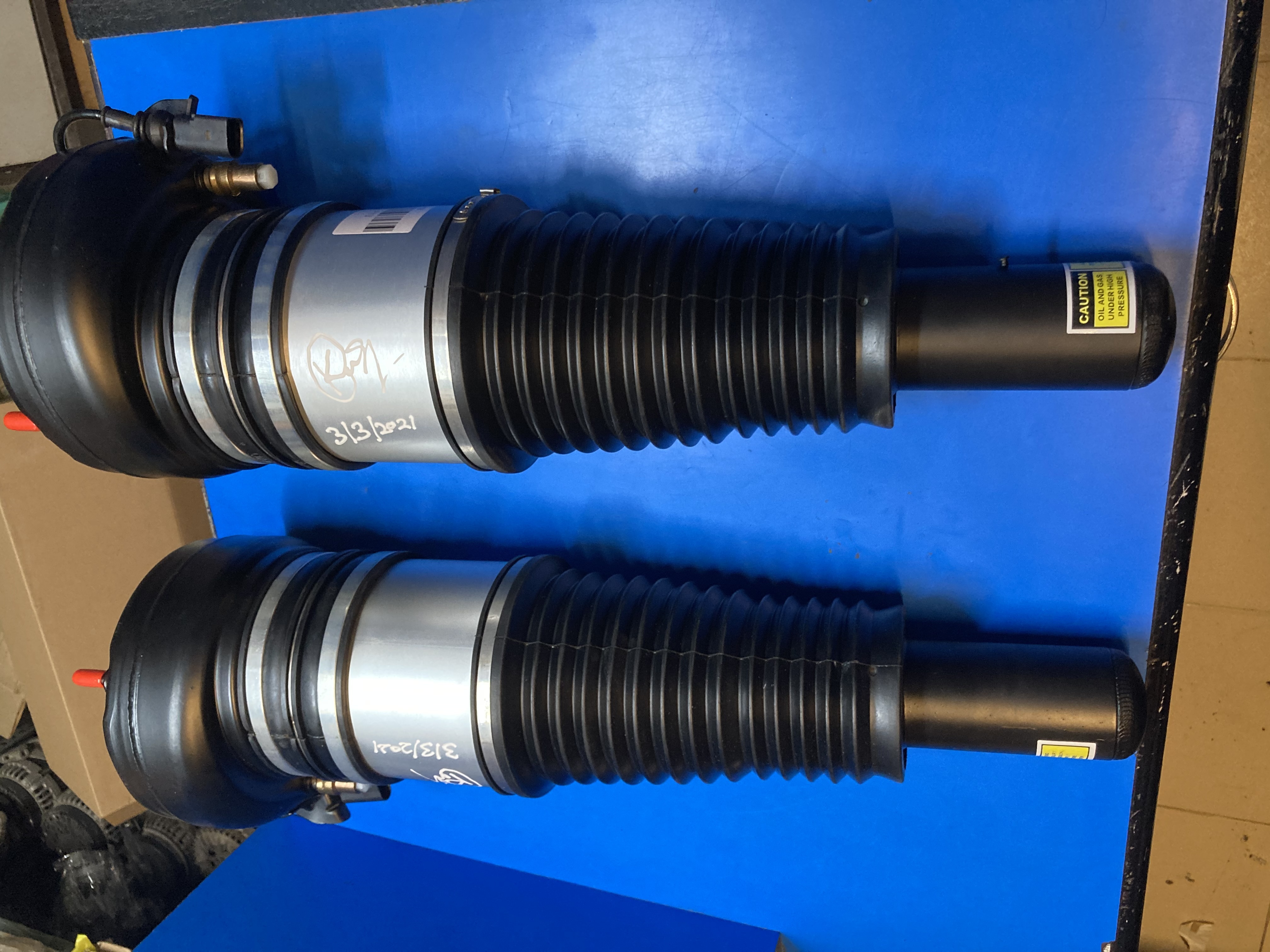 Airmatic Shocker - Iron Material, 5x5x5 Inches Dimensions | Black Color, 10 Kg Weight, 5 Years Working Life