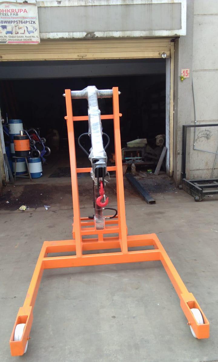 Floor Crane - Loading Capacity: 3-5 Tonne