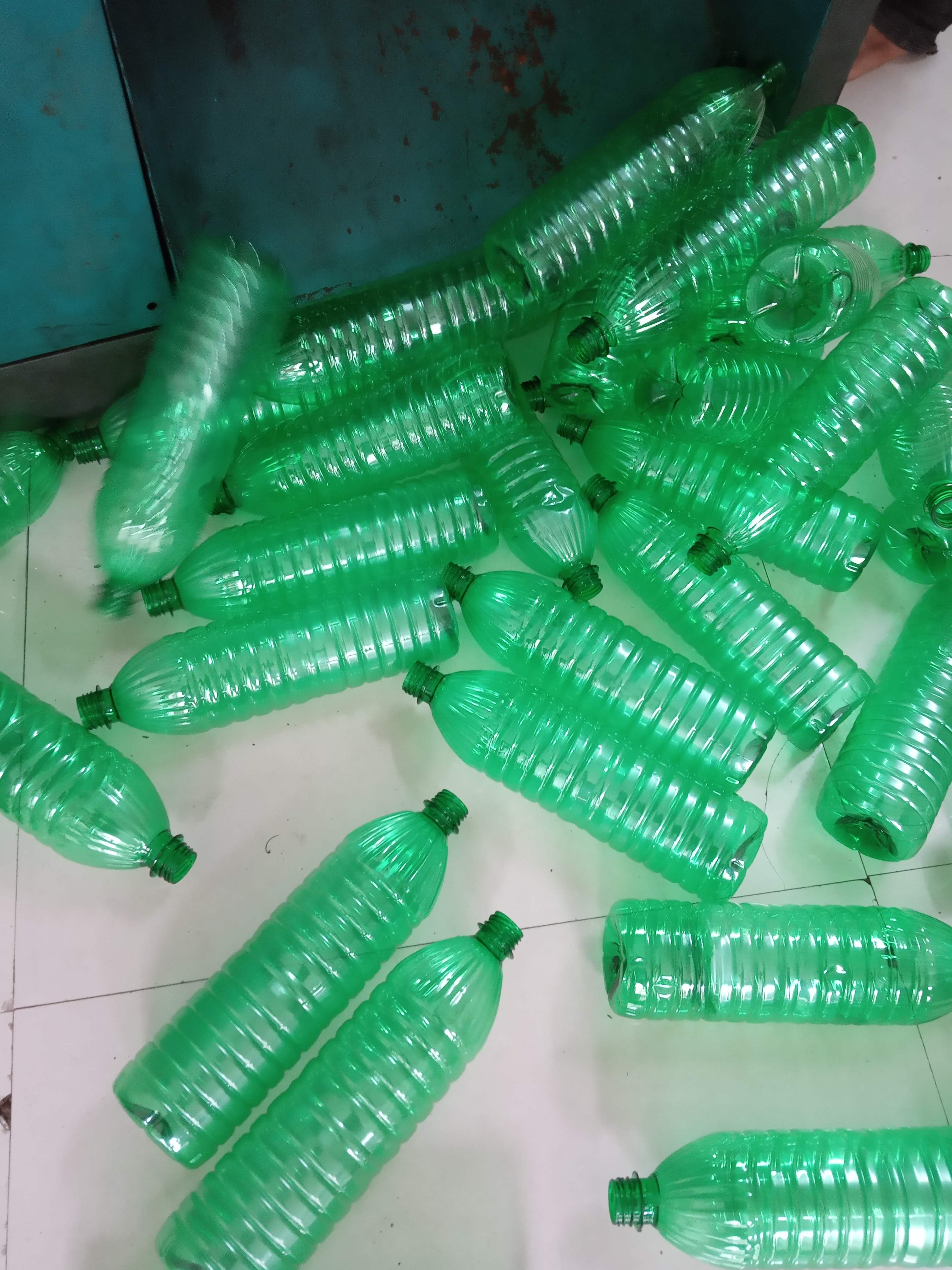 1l Empty Pet Distilled Water Bottle - Material: Pet, Capacity: 1000 Ml, Color: Green, Shape: Round, Neck: 28 Mm, Thread: Alaska | Lightweight 19g, Sealed Cap Design
