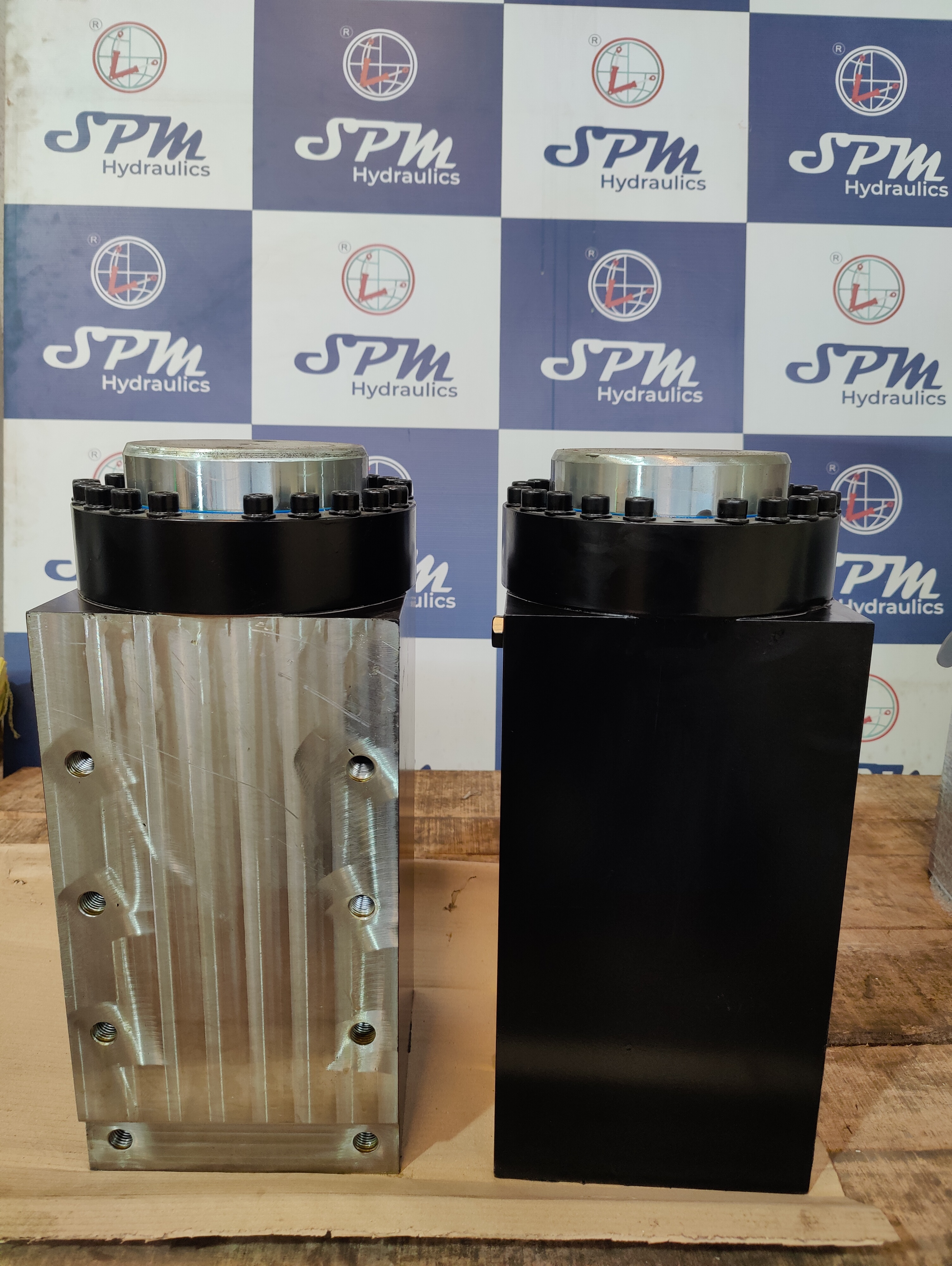 Shearing Press Hydraulic Cylinder - 220 X 220 Capacity: 35 T/hr