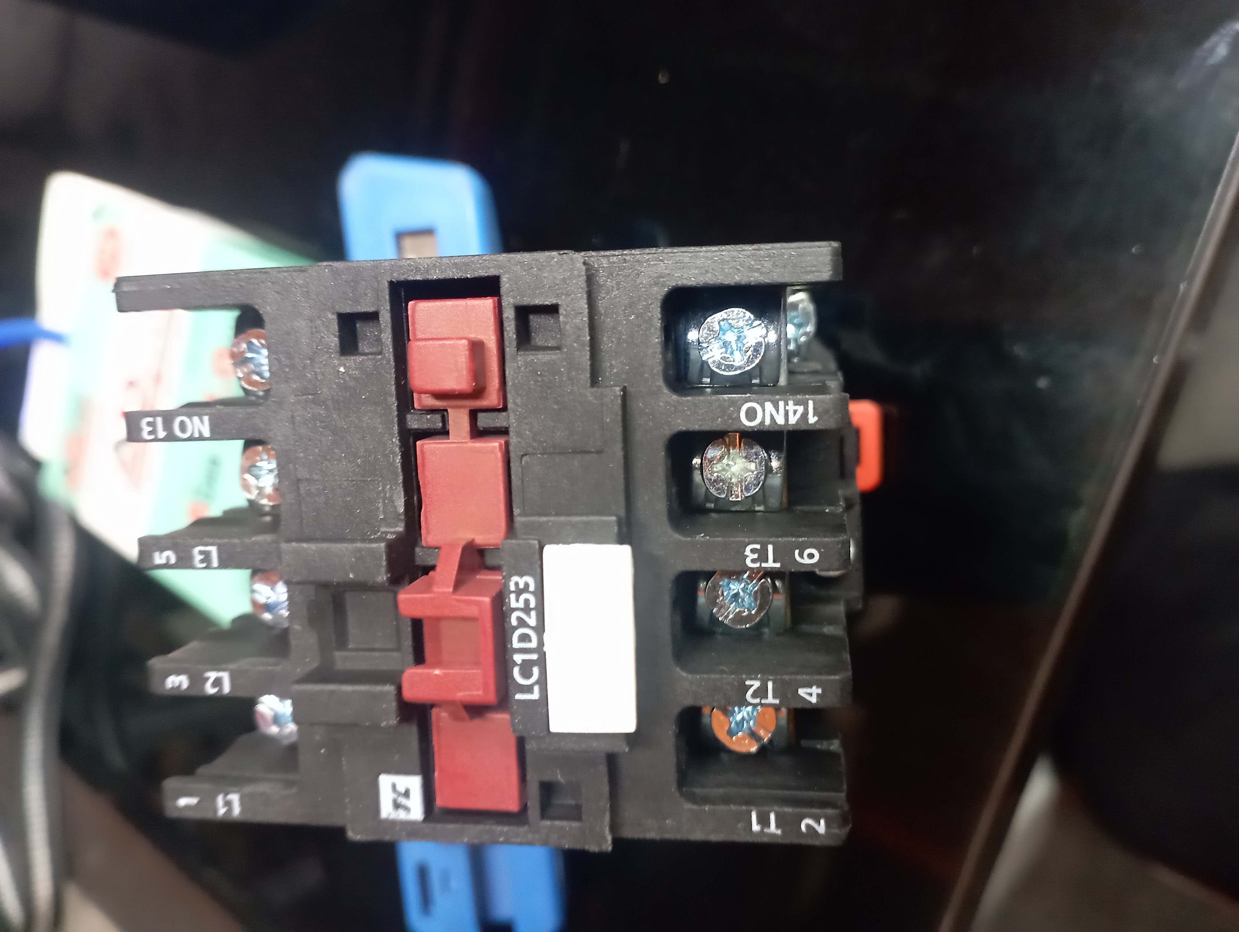 Ac/dc Contactor - Tc-lc1d253 Model, 4 Poles, 25amp Switching Current, 415v For Three Phase Applications, Ideal For Jib Crane In Factory Settings