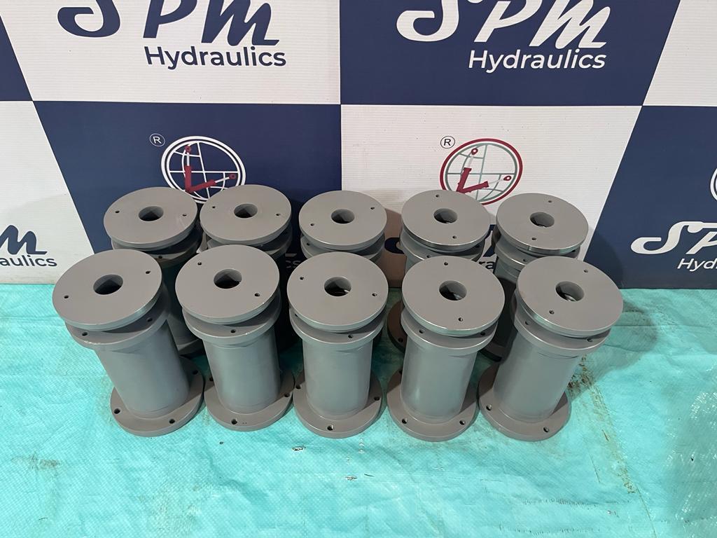 Hole Through Double Acting Hydraulic Cylinder Capacity: 6 Ton/day