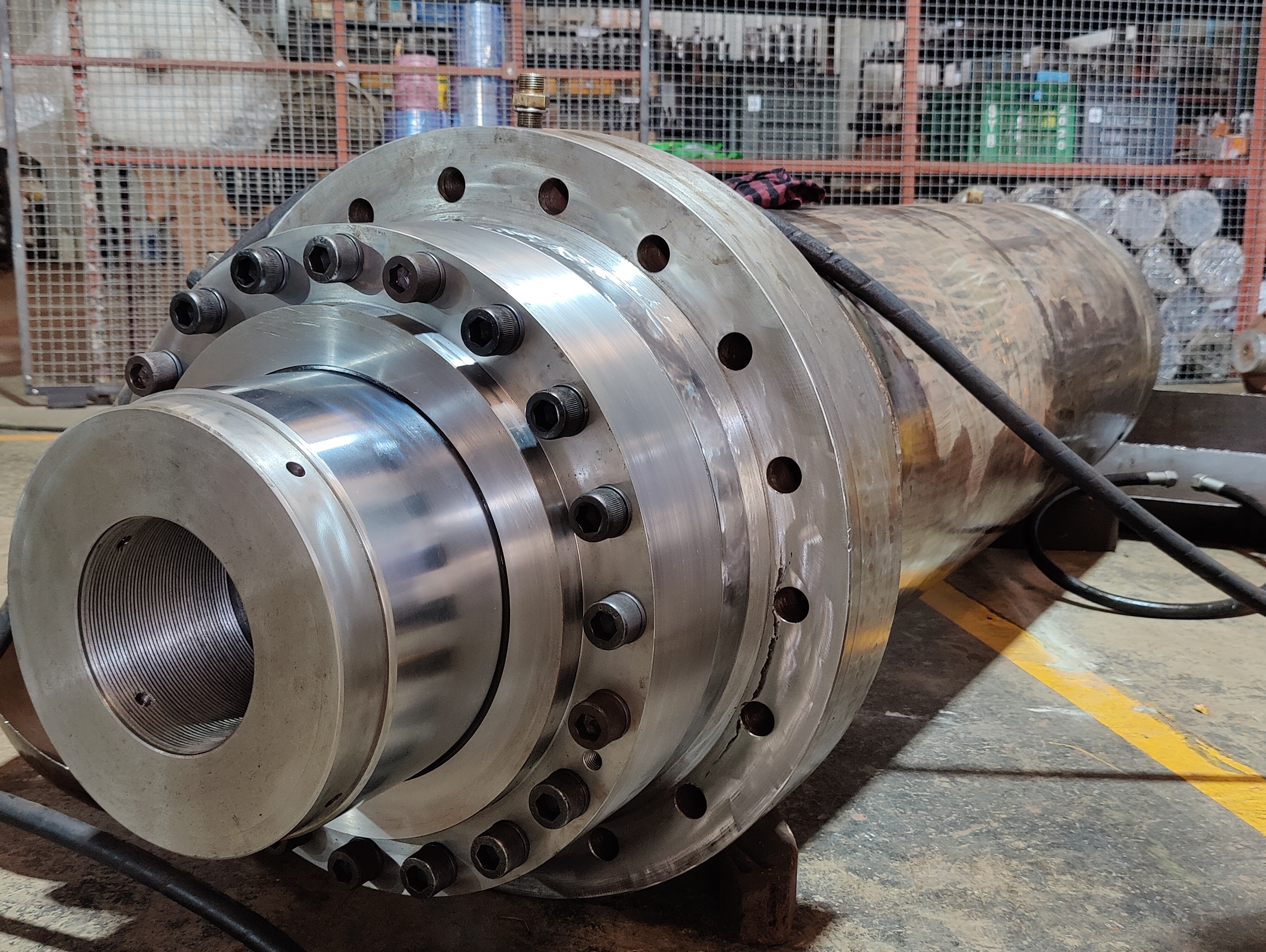 Hydraulic Cylinder Capacity: 160 Ton/day