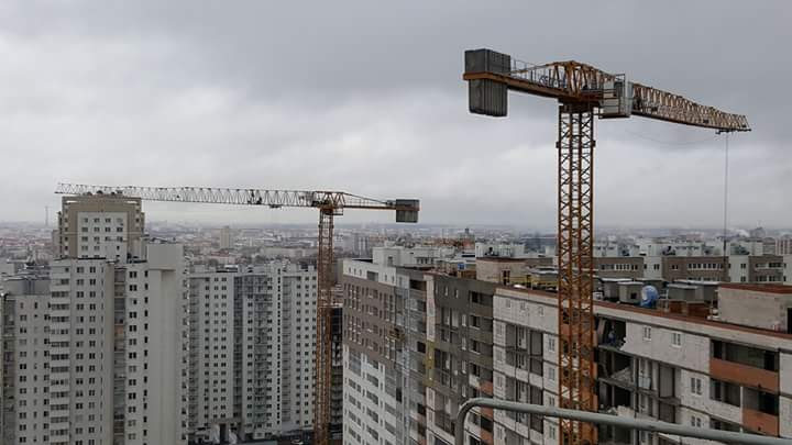 Fixed Tower Crane Foundation Lage - Heavy Duty Steel Structure, Designed For Multiple Applications In Construction, Factory, Hydro Power With Jib Crane Feature