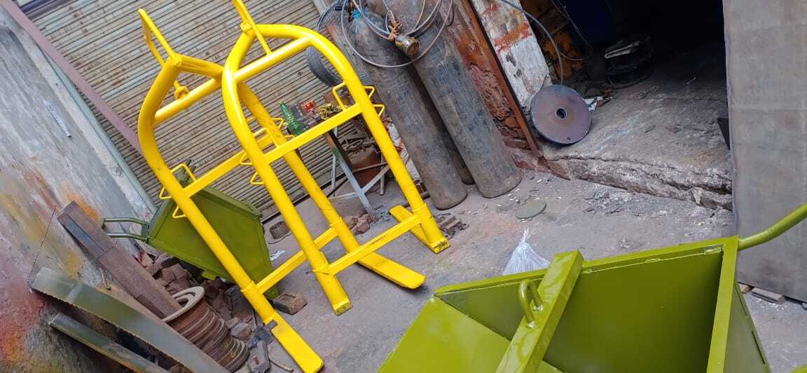 Trolley Bucket For Material Handling And Waste Collection In Construction Or Industrial Environments - Color: Yellow