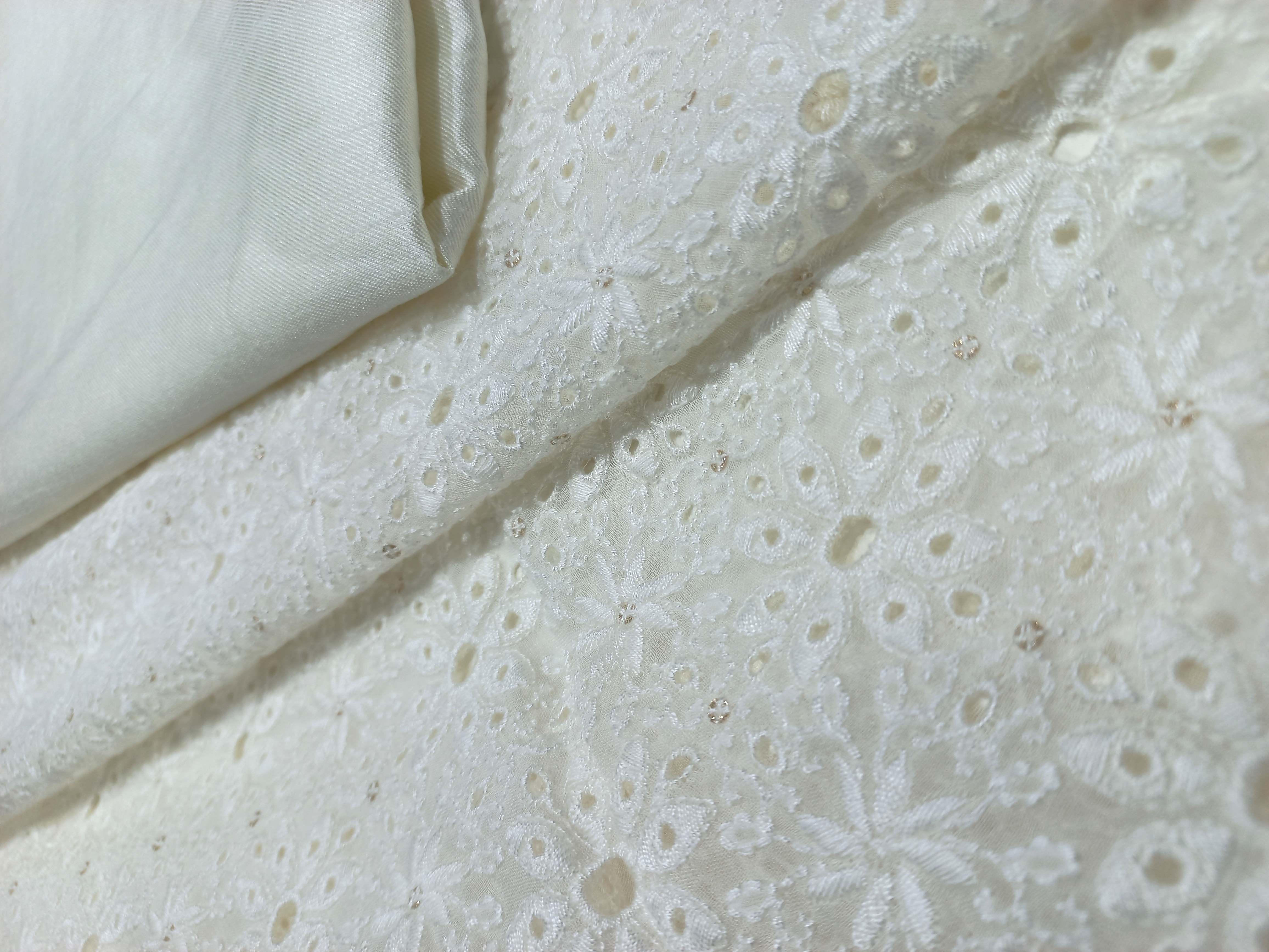 Luxurious Floral Georgette Fabric With Cotton Thread: A Touch Of Elegance For Any Occasion