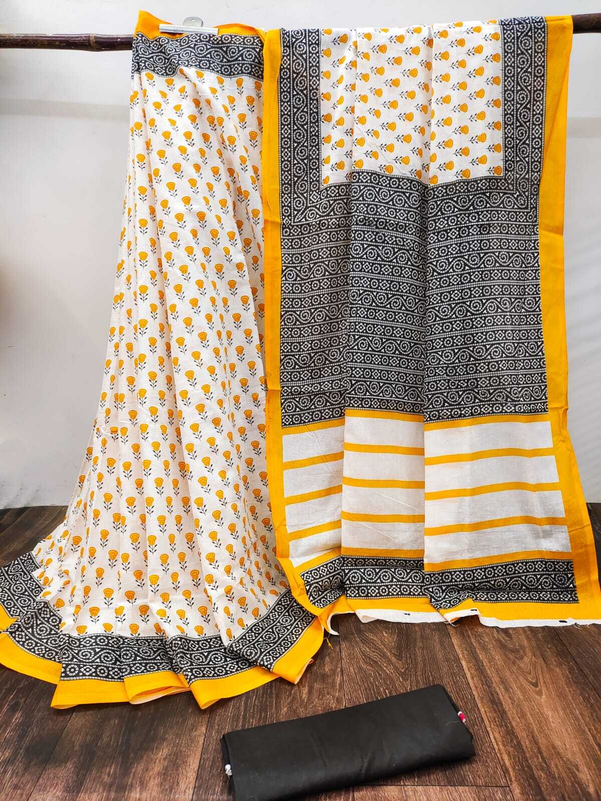 Mulmul Cotton Saree - Occasion: Casual