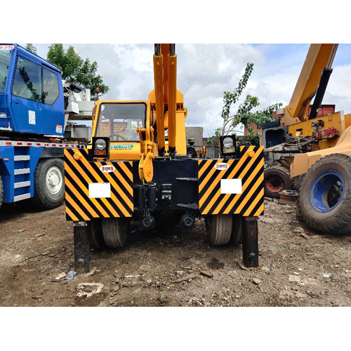 एस्कॉर्ट्स F15 पिक एन कैरी क्रेन रेंटल सर्विसेज