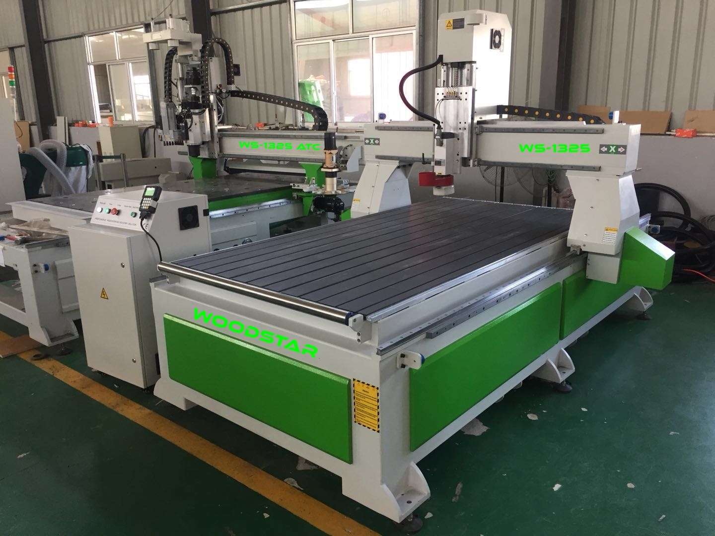 Woodstar Cnc Router - 1300x2500x300 Mm Working Area, Blue Finish, 25000 Mm/m Speed, 3.5 Kw Air Cooled Spindle, Automatic Operation, 1200 Kg Weight, Yako Stepper Motor, Richauto A11 Dsp Controller