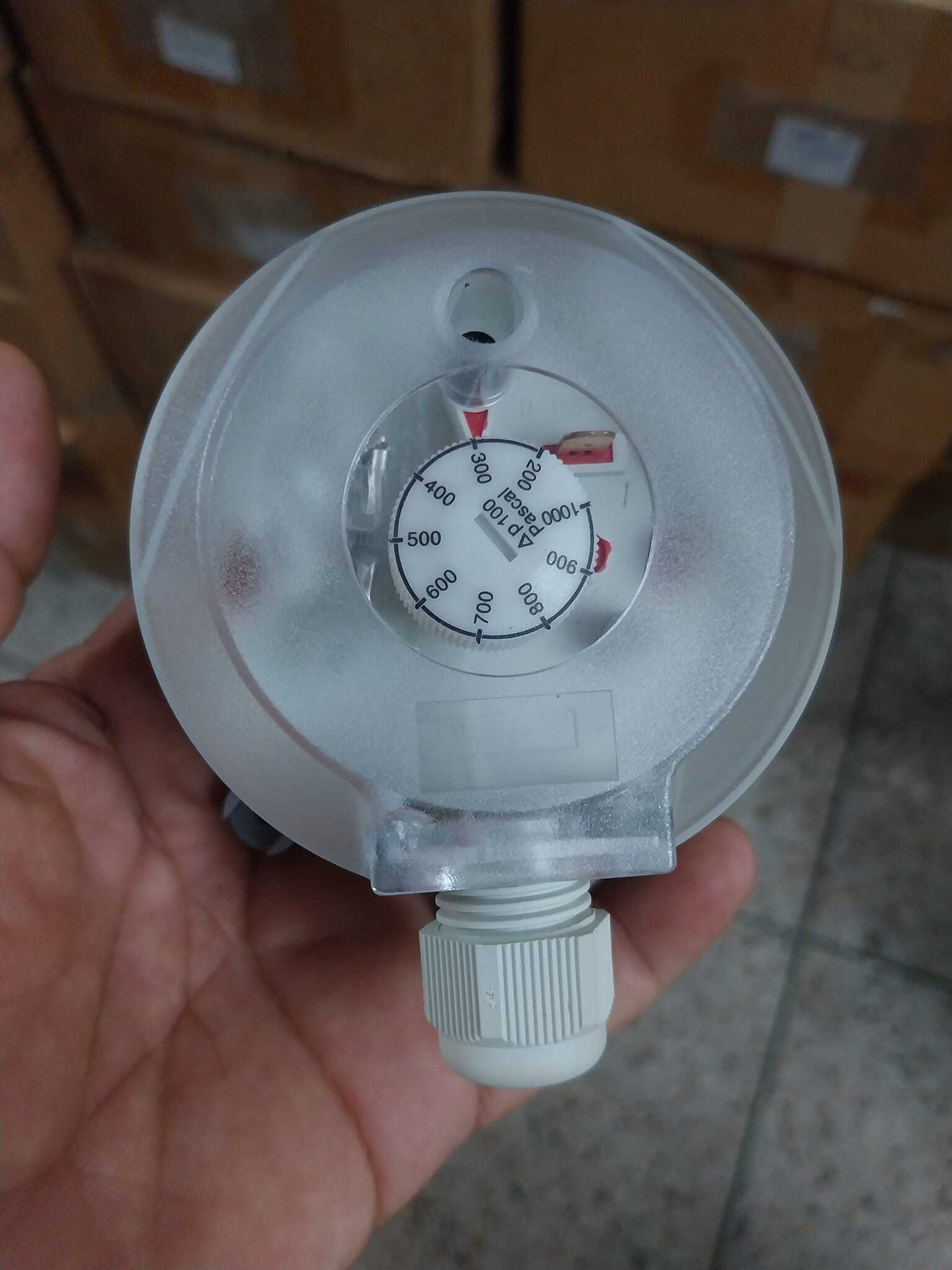 930.80 930.81 930.82 930.83 930.85 930.86 Gemtech Air Differential Pressure Switch - Color: Gray