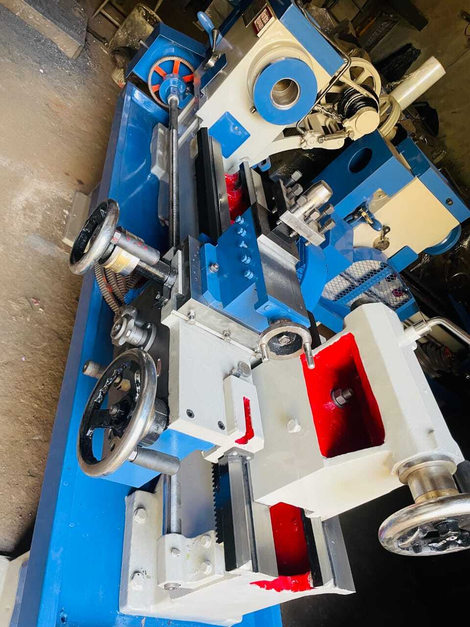 6 Feet Medium Duty Lathe Machine By Divine Industries