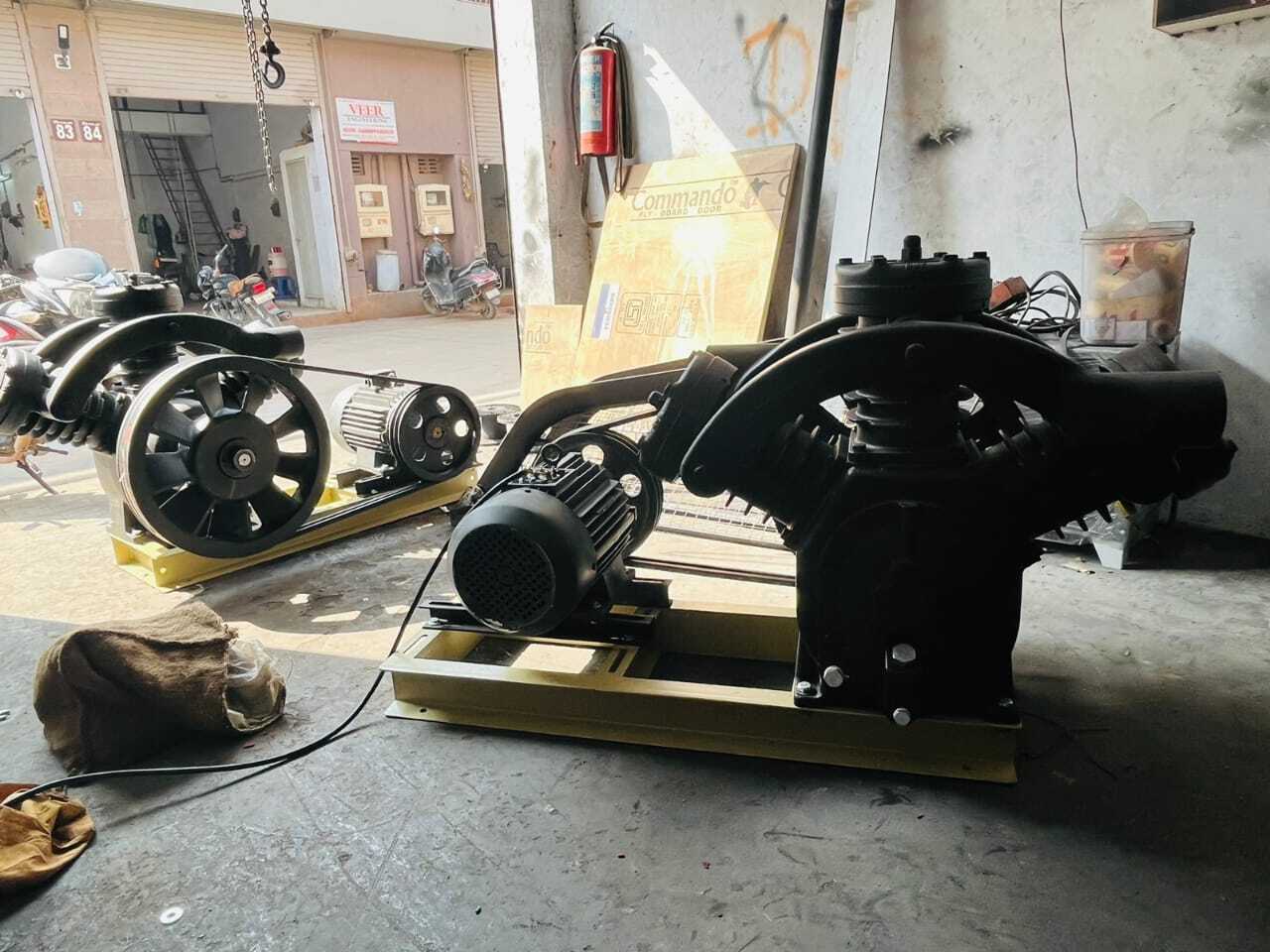 Dry Vacuum Pump - Material: Cast Iron