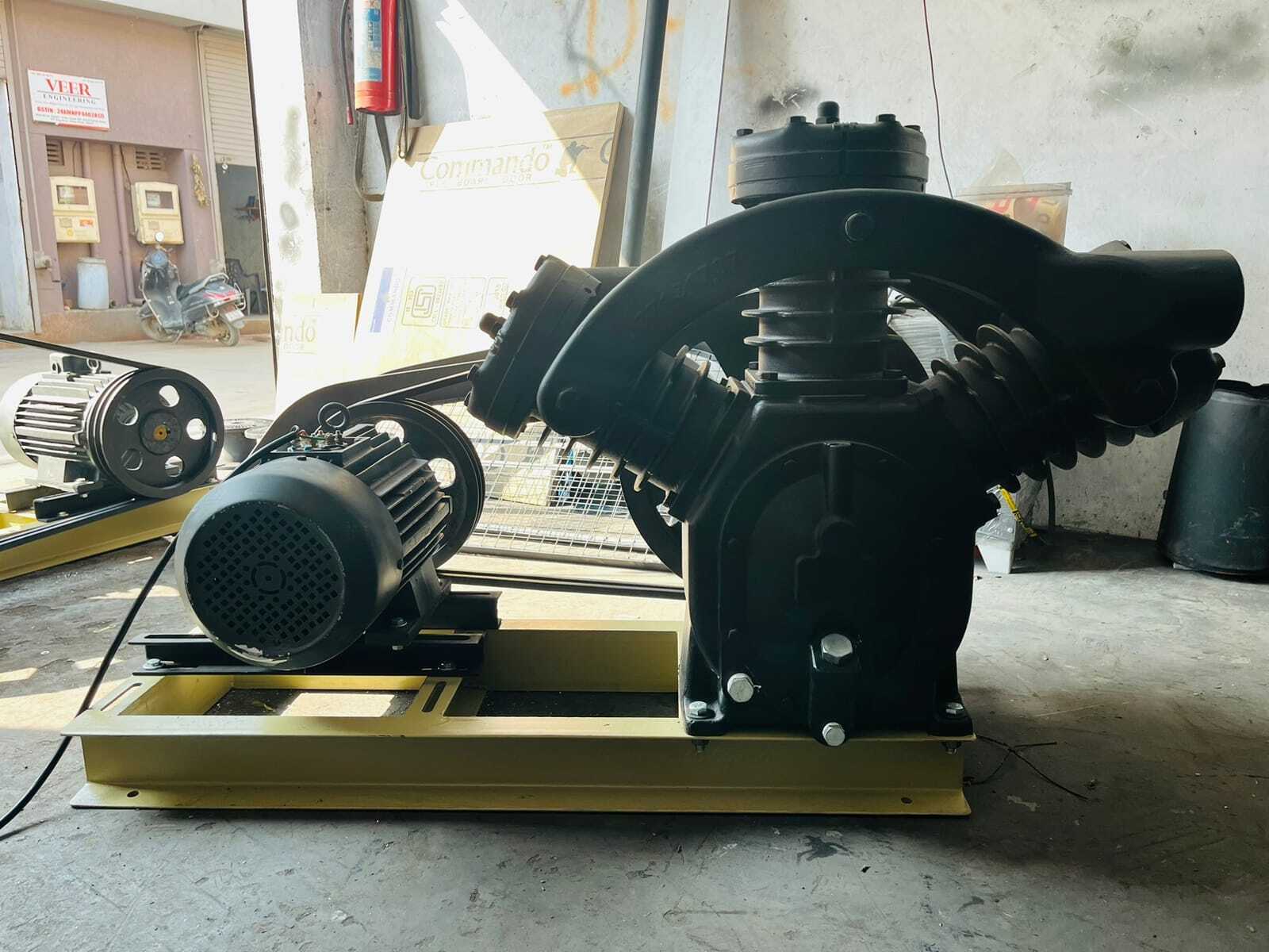 Dry Vacuum Pump - Material: Cast Iron