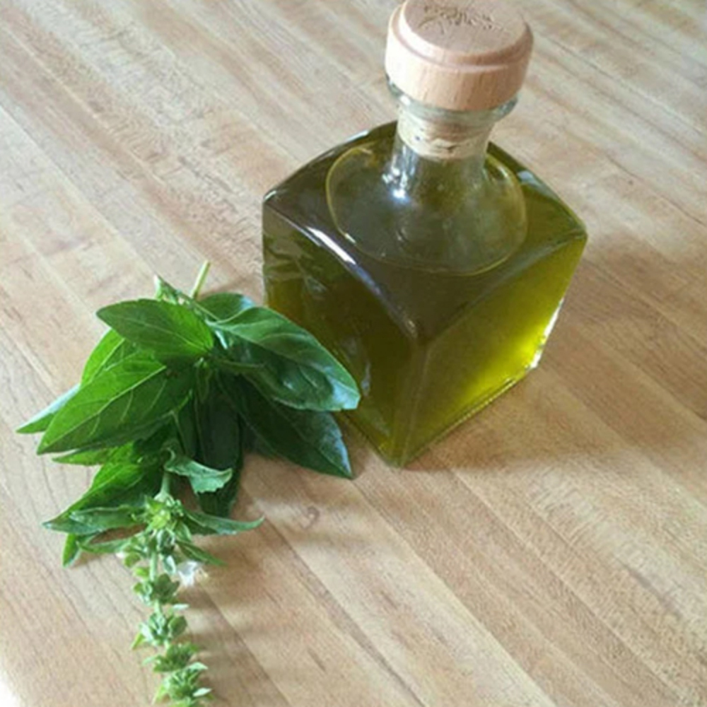 Basil Oil - Raw Material: Leaves