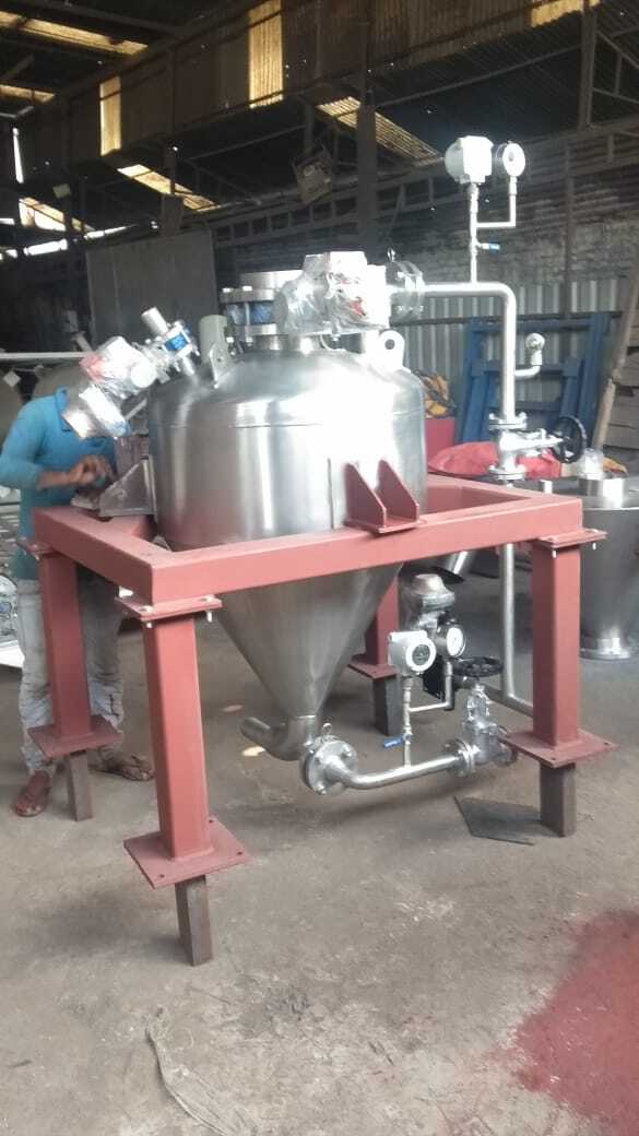 Dense Phase Vacuum Conveying System - Color: Silver