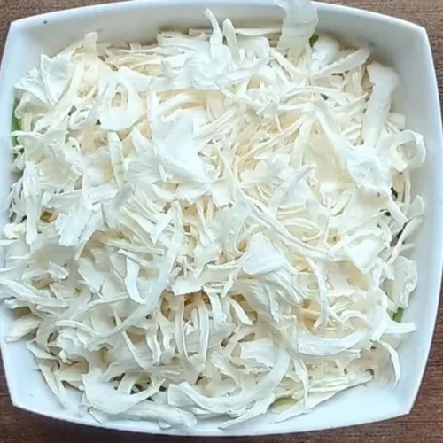 Dried White Onion Flakes - Premium Quality Dehydrated Flakes, Sun Dried Processed Raw Form, Light and Crunchy Texture