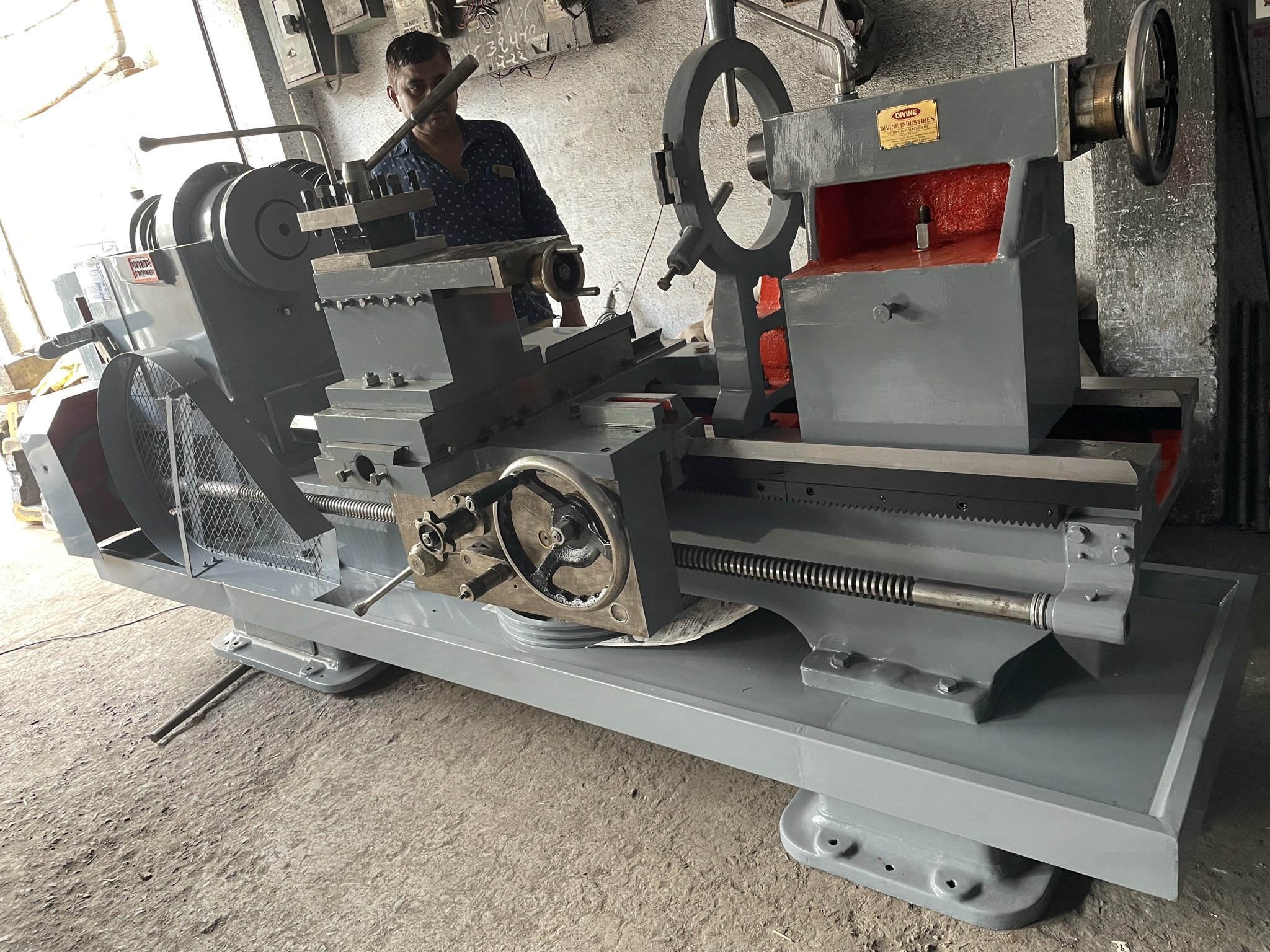 9 Feet Lathe Machine - Cast Iron, 64 Hrc Induction Hardened Bed-way, 423 Bhn Headstock Spindle, Heavy Tool-post, 12-24 Inch Leading Screw